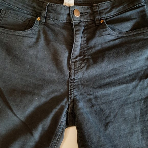 H&M: Black Women's Straight Leg Jeans - Picture 3 of 4